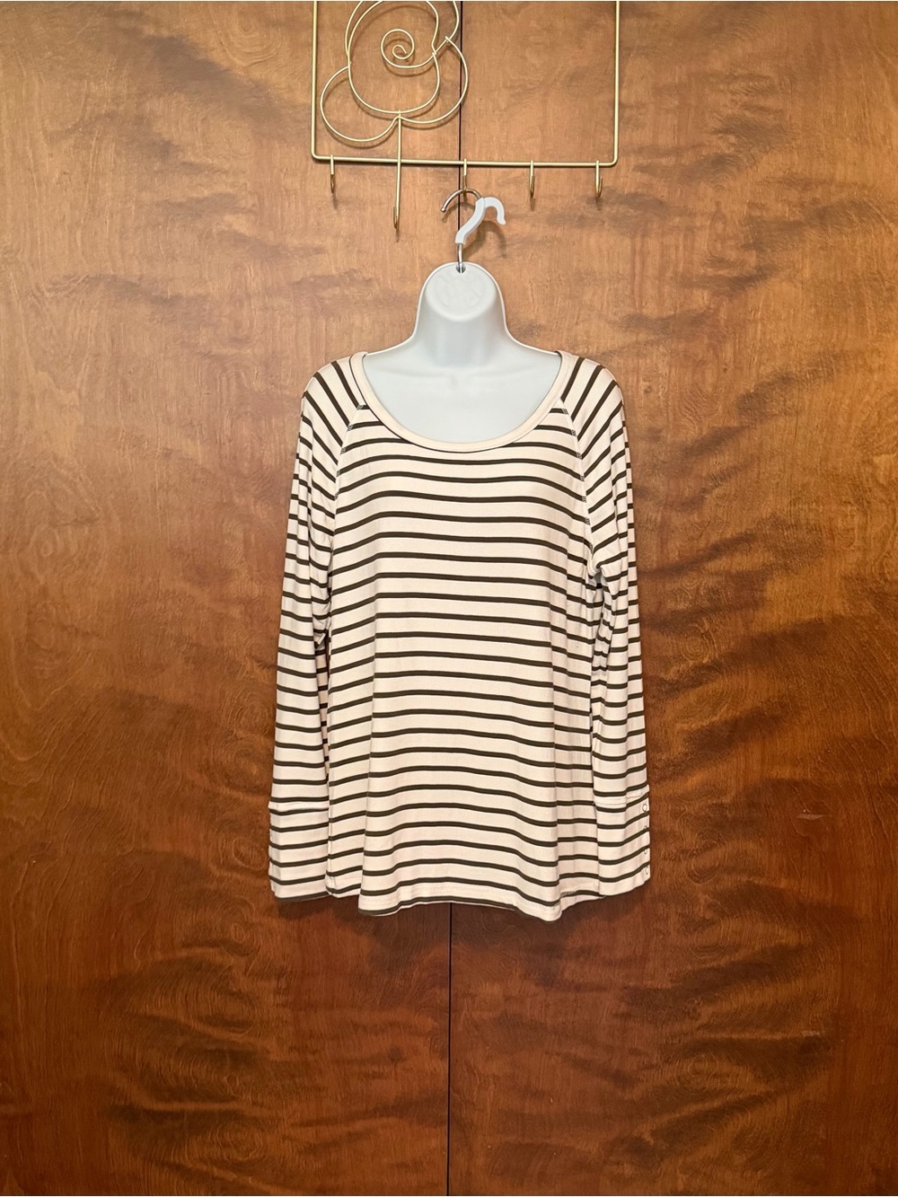 Maurices Long Snap Sleeve Ribbed Top Womens XL Green & Ivory Stripes Rayon NWT